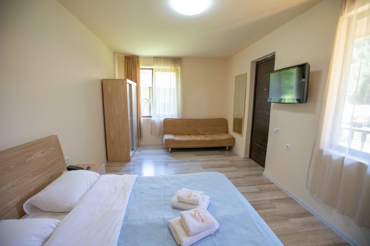 Sunset Shovi Hotel Glola 외부 사진
